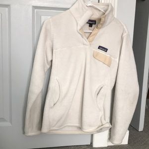 White Patagonia fleece pullover size small